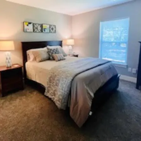 Modern 3-Bedroom Condo With Gas Fireplace